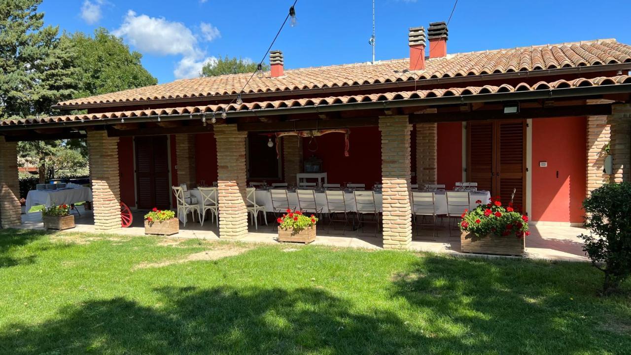 Agriturismo Le Capannacce Urbania Buitenkant foto