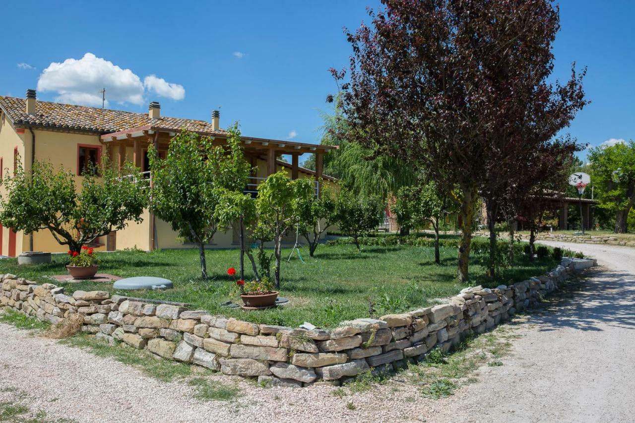 Agriturismo Le Capannacce Urbania Buitenkant foto